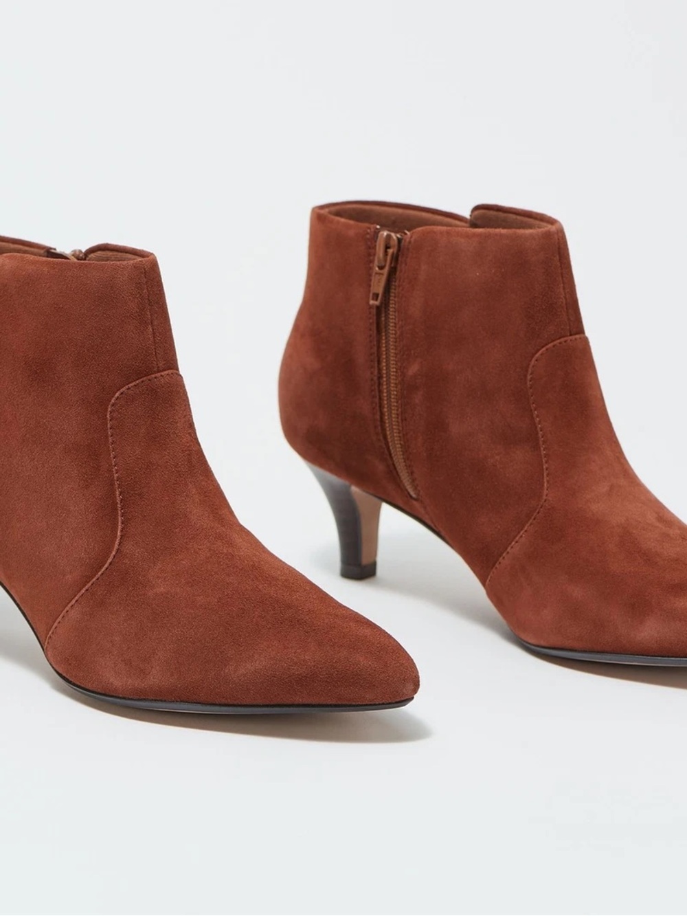 Clarks Linvale Judith Brown Suede Kitten Heel Booties Size 7.5